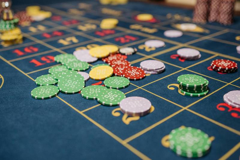 Online Casino vs. Spielbank: Wo liegen die Unterschiede?
